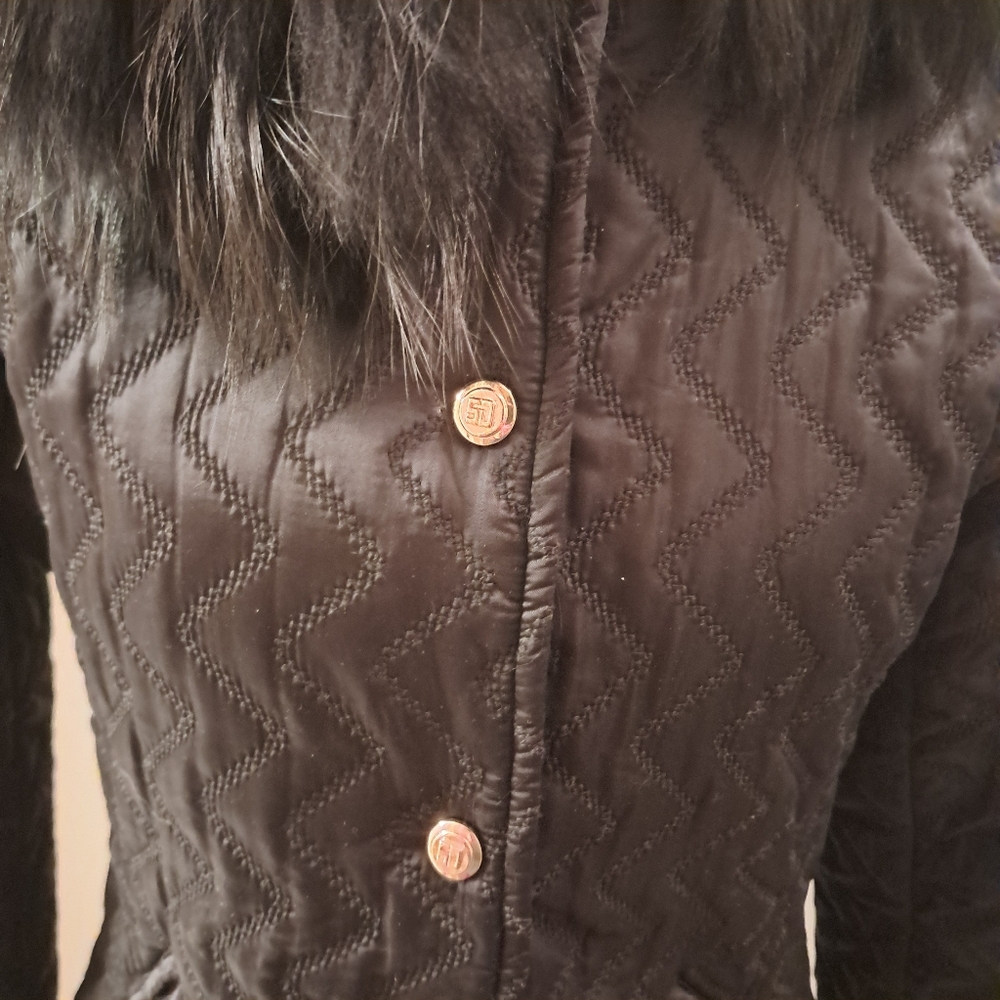 St. John Coat Women's Medium M Black Quilted Designer Fox Fur Luxury Statement - Picture 3 of 16
